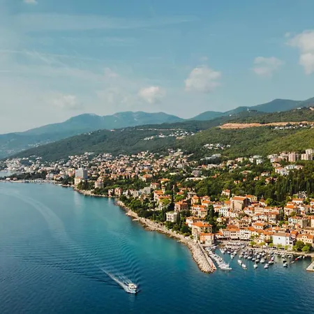 Luxury Emily Sea View By Guide Villa