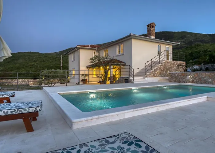 Villa Luxury Emily Sea View By Guide *