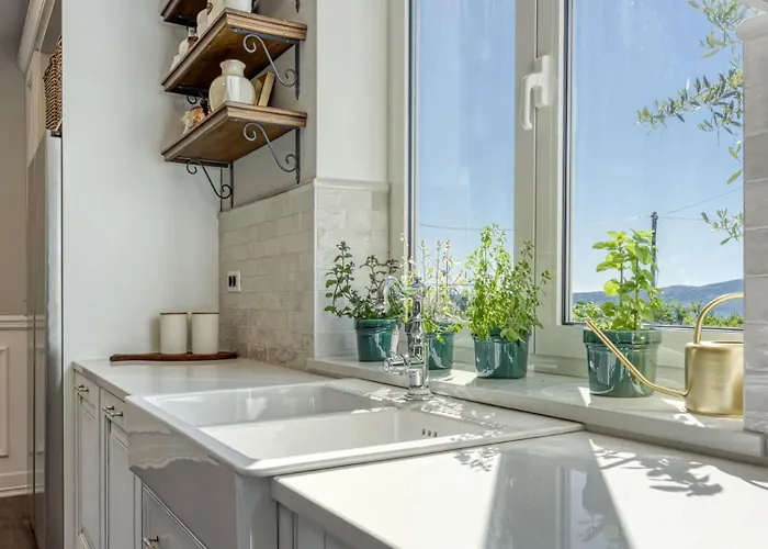 Luxury Emily Sea View By Guide